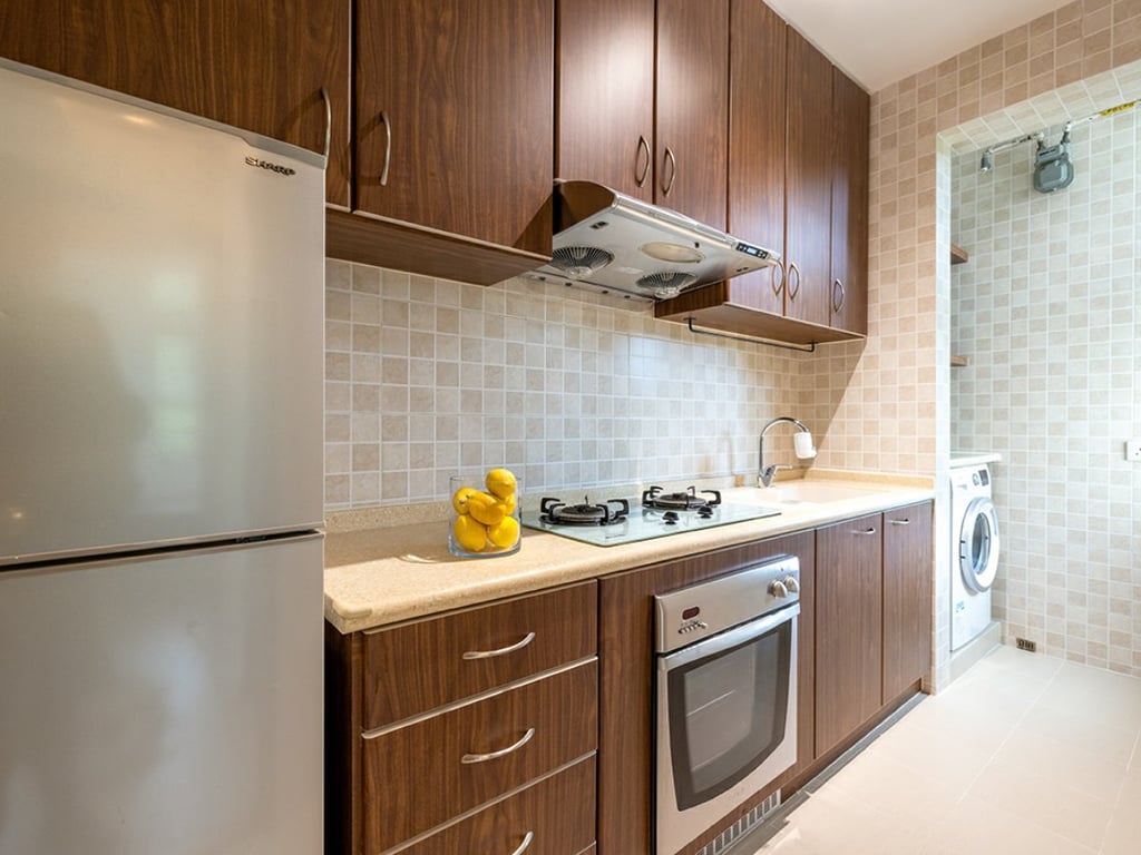 https://img.propertyraptor.com/cdn-cgi/imagedelivery/KD5bF_AFL0JDTbKLWF7z9g/ap8/ap8_001/hornet/prp/img/d7ec9d2caf7423db0a3a6127d0b057ad.jpg/public
