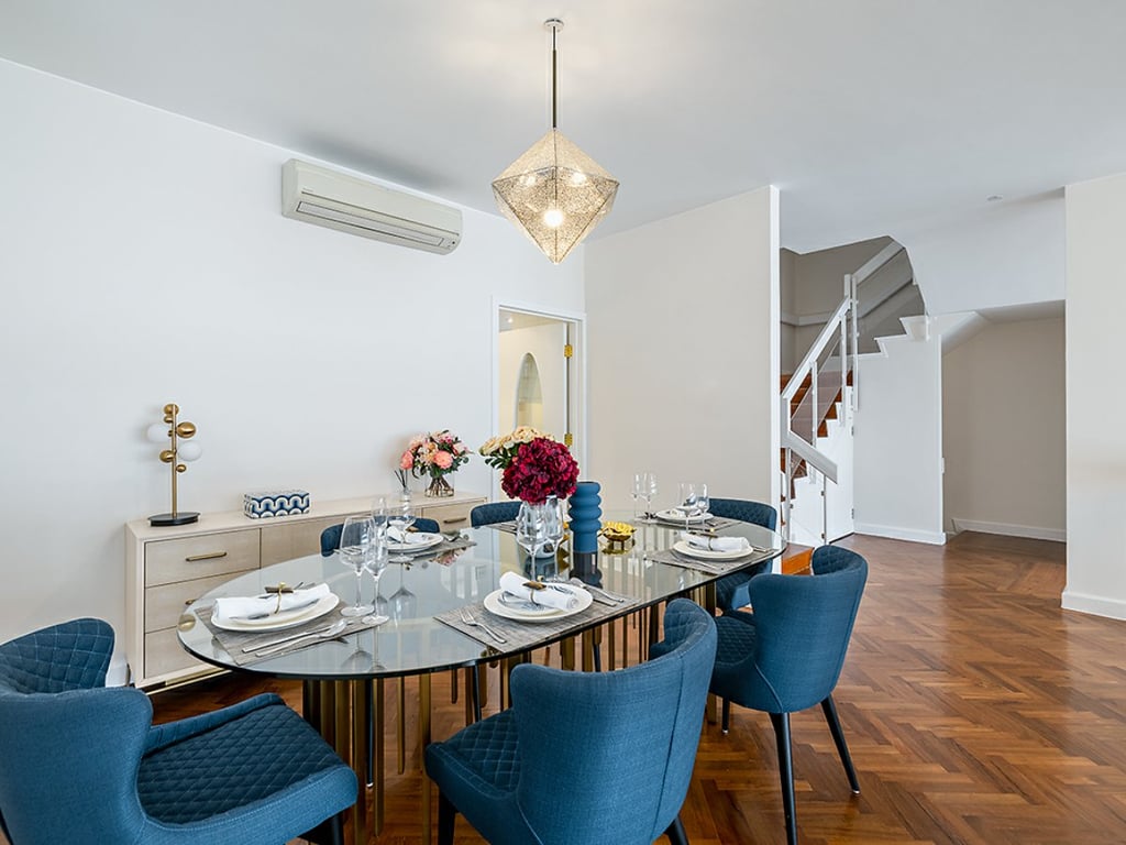 https://img.propertyraptor.com/cdn-cgi/imagedelivery/KD5bF_AFL0JDTbKLWF7z9g/ap8/ap8_001/hornet/prp/img/d80dd9699e97453bbcbd13d332e344d7.jpg/public