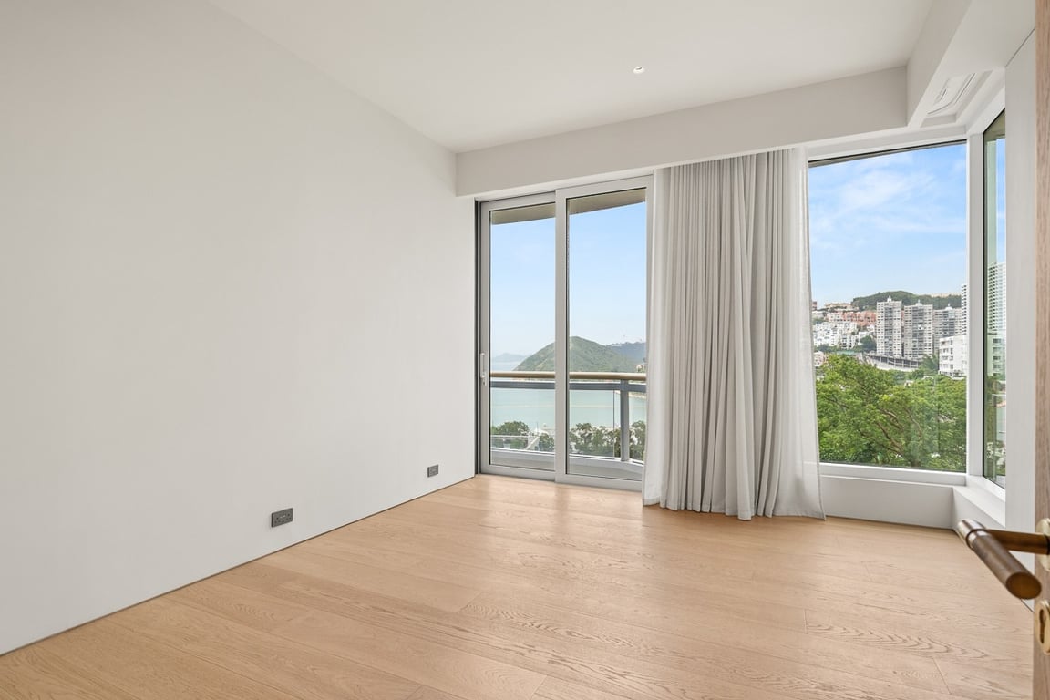 https://img.propertyraptor.com/cdn-cgi/imagedelivery/KD5bF_AFL0JDTbKLWF7z9g/ap8/ap8_001/hornet/prp/img/d81b08e81001123712b2cd30da908804-wtm.jpg/public