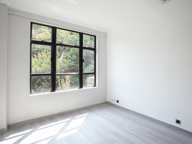 https://img.propertyraptor.com/cdn-cgi/imagedelivery/KD5bF_AFL0JDTbKLWF7z9g/ap8/ap8_001/hornet/prp/img/d883e51608108d3a564c8359c5658a4b.jpg/public