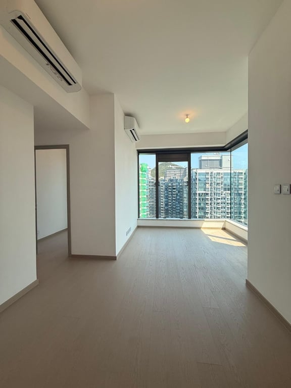 https://img.propertyraptor.com/cdn-cgi/imagedelivery/KD5bF_AFL0JDTbKLWF7z9g/ap8/ap8_001/hornet/prp/img/d8b5579fc09b8e91117fce7a78fce28e-wtm.jpg/public