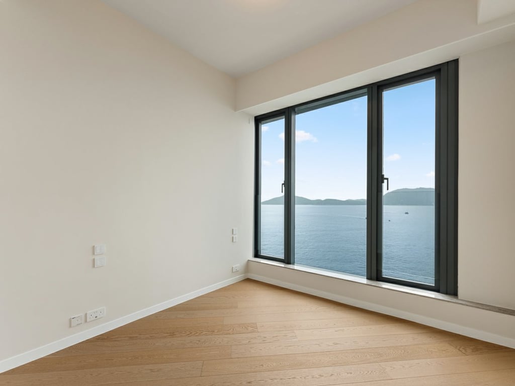 https://img.propertyraptor.com/cdn-cgi/imagedelivery/KD5bF_AFL0JDTbKLWF7z9g/ap8/ap8_001/hornet/prp/img/d8f93fe6fcb46457a5094d903d0818f7.jpg/public