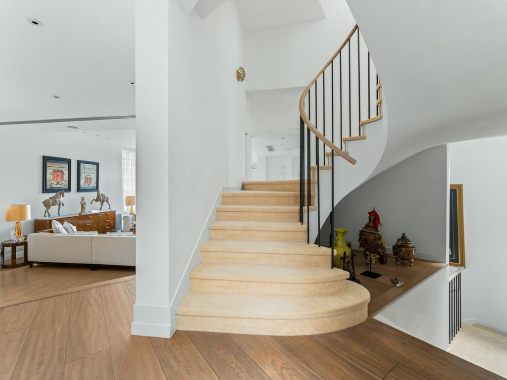 https://img.propertyraptor.com/cdn-cgi/imagedelivery/KD5bF_AFL0JDTbKLWF7z9g/ap8/ap8_001/hornet/prp/img/d94206ca93727063e8ef78a12914aadd-wtm.jpg/public