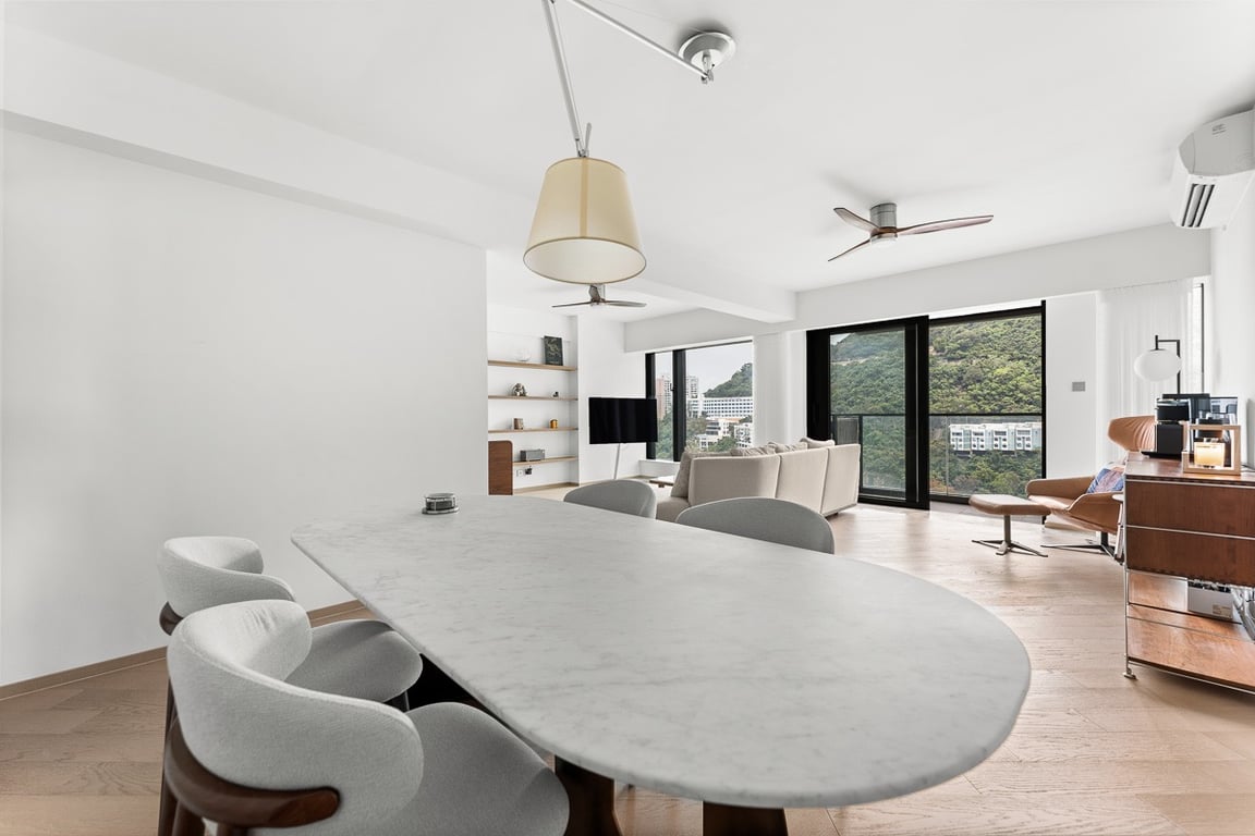 https://img.propertyraptor.com/cdn-cgi/imagedelivery/KD5bF_AFL0JDTbKLWF7z9g/ap8/ap8_001/hornet/prp/img/d9caed2b4109a80b1f76bc4995b18f3b-wtm.jpg/public