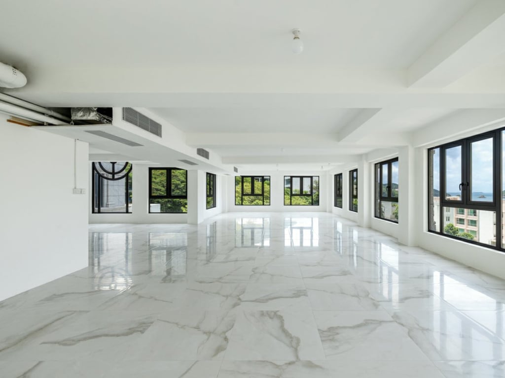 https://img.propertyraptor.com/cdn-cgi/imagedelivery/KD5bF_AFL0JDTbKLWF7z9g/ap8/ap8_001/hornet/prp/img/d9e487b2806c43b8adb9411823dcd7a8.jpg/public