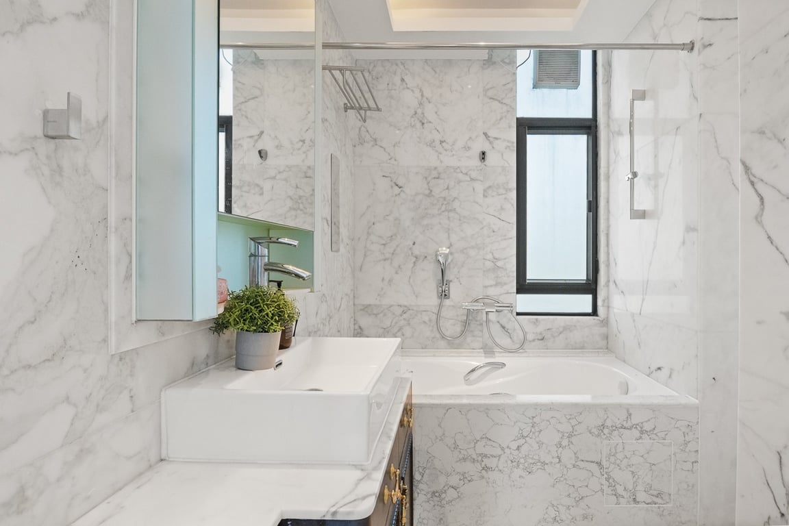 https://img.propertyraptor.com/cdn-cgi/imagedelivery/KD5bF_AFL0JDTbKLWF7z9g/ap8/ap8_001/hornet/prp/img/d9f11e8b2542892b6f1cfe3e82b2a74d-wtm.jpg/public