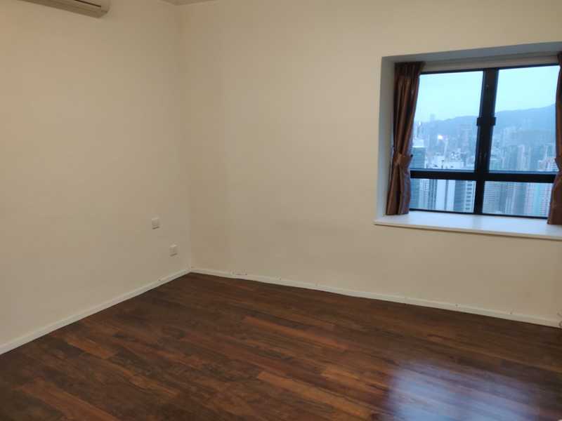 https://img.propertyraptor.com/cdn-cgi/imagedelivery/KD5bF_AFL0JDTbKLWF7z9g/ap8/ap8_001/hornet/prp/img/da0e7c52b505a1a66a17bccd0229c1c3.jpg/public
