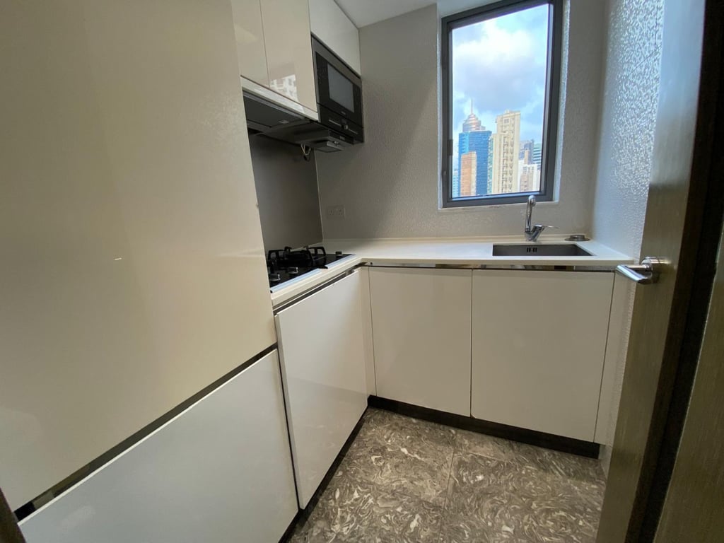https://img.propertyraptor.com/cdn-cgi/imagedelivery/KD5bF_AFL0JDTbKLWF7z9g/ap8/ap8_001/hornet/prp/img/da3ab7d67e88105174f58d8b5bada797-wtm.jpg/public