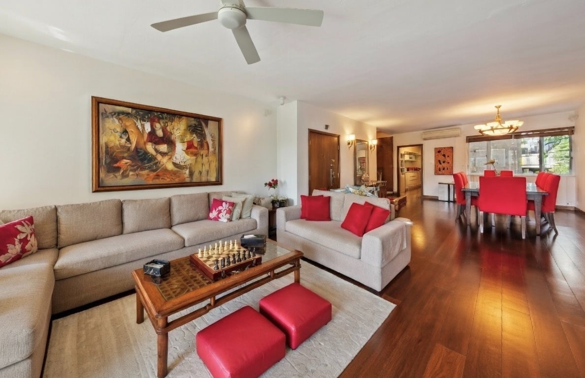 https://img.propertyraptor.com/cdn-cgi/imagedelivery/KD5bF_AFL0JDTbKLWF7z9g/ap8/ap8_001/hornet/prp/img/da5271085dd8c46b3f74f128e1018c72-wtm.jpg/public