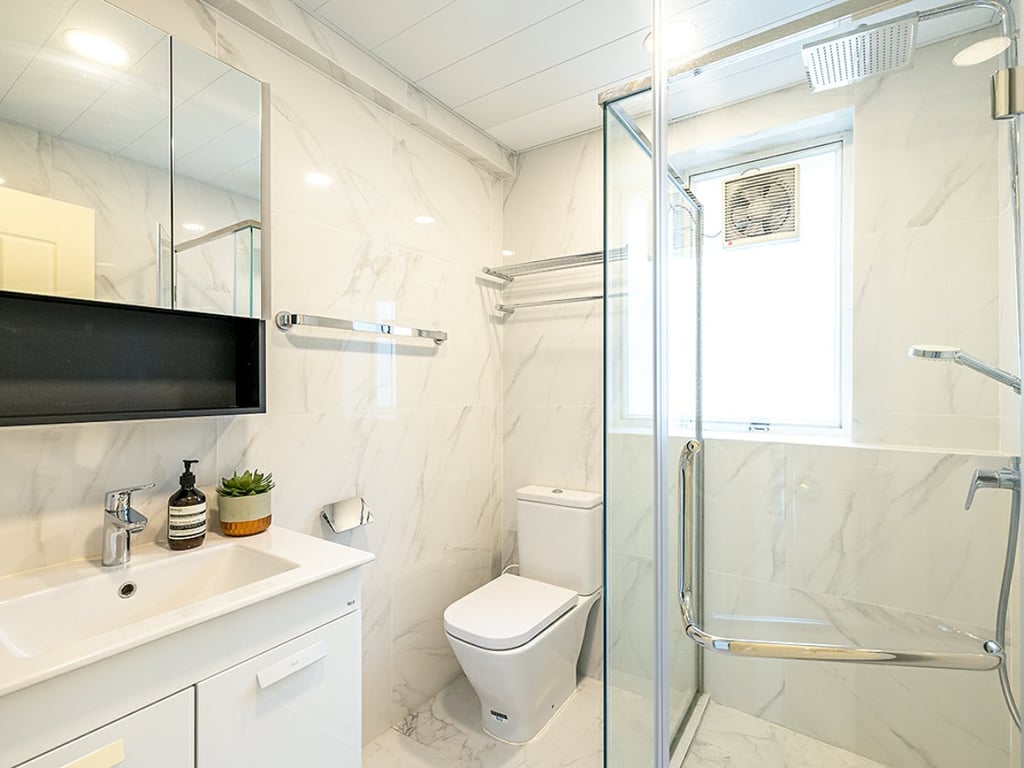 https://img.propertyraptor.com/cdn-cgi/imagedelivery/KD5bF_AFL0JDTbKLWF7z9g/ap8/ap8_001/hornet/prp/img/da9c09fed7c1dc1206c33ac5099fe412.jpg/public