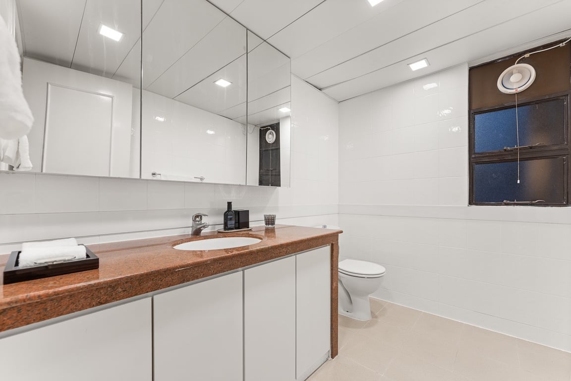 https://img.propertyraptor.com/cdn-cgi/imagedelivery/KD5bF_AFL0JDTbKLWF7z9g/ap8/ap8_001/hornet/prp/img/daec091019f3801f0d578fb158cfbe2d-wtm.jpg/public