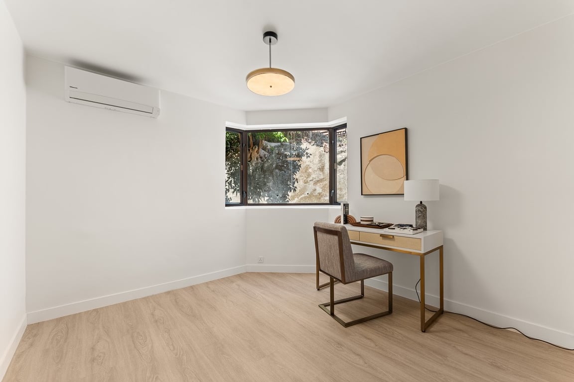 https://img.propertyraptor.com/cdn-cgi/imagedelivery/KD5bF_AFL0JDTbKLWF7z9g/ap8/ap8_001/hornet/prp/img/db091cc39755277a60aaecaca374a651-wtm.jpg/public