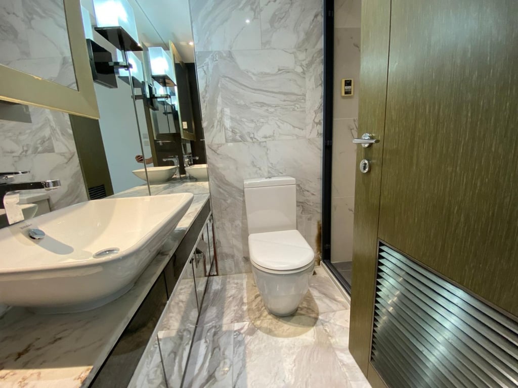 https://img.propertyraptor.com/cdn-cgi/imagedelivery/KD5bF_AFL0JDTbKLWF7z9g/ap8/ap8_001/hornet/prp/img/db0f7783b37ac15de5c088664371e8e0-wtm.jpg/public