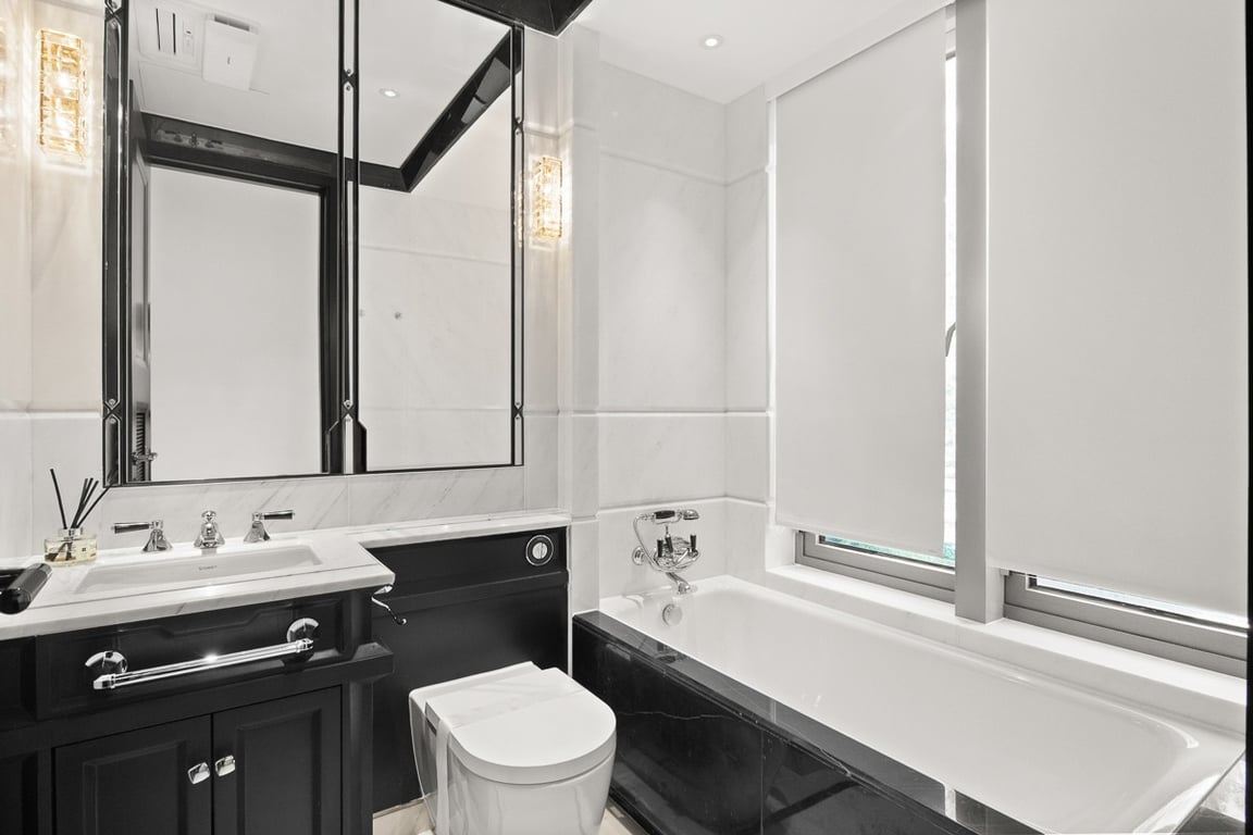 https://img.propertyraptor.com/cdn-cgi/imagedelivery/KD5bF_AFL0JDTbKLWF7z9g/ap8/ap8_001/hornet/prp/img/db15ce293e0bbd3b59778222a6ec40d2-wtm.jpg/public