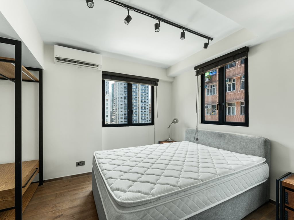 https://img.propertyraptor.com/cdn-cgi/imagedelivery/KD5bF_AFL0JDTbKLWF7z9g/ap8/ap8_001/hornet/prp/img/db79bb48baf84fe49a0f81d408e3a810-wtm.jpg/public