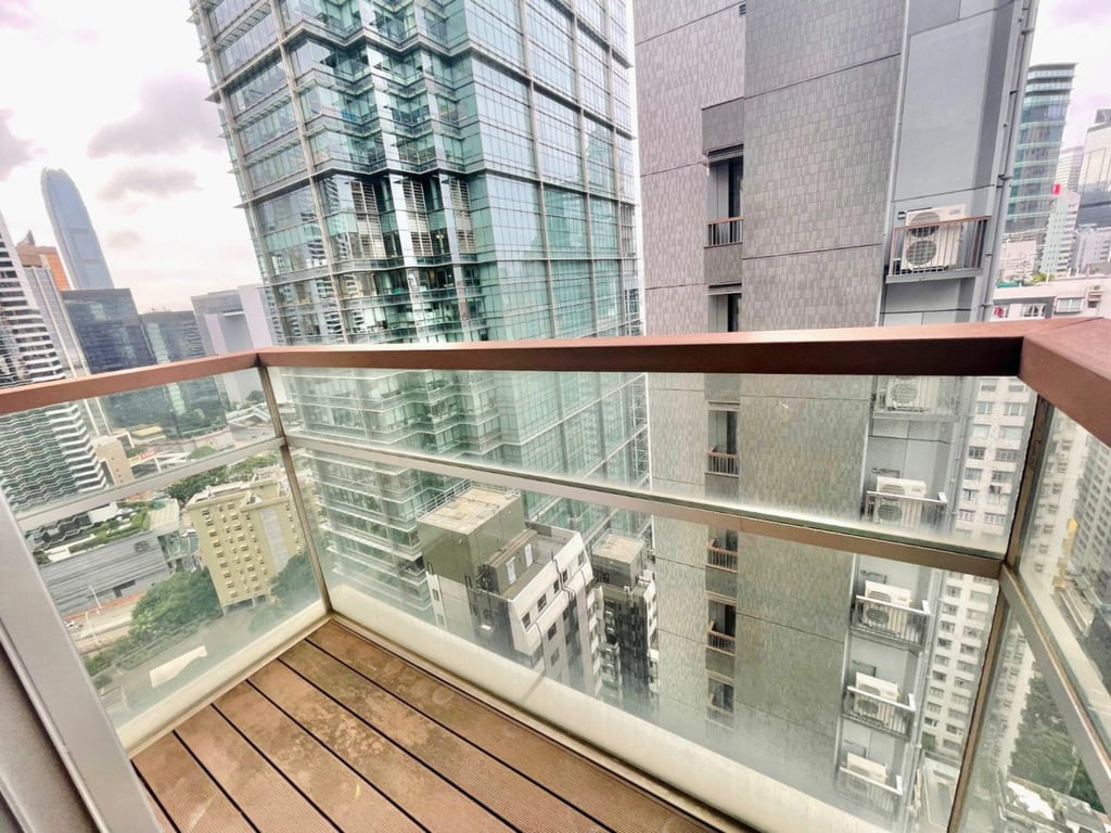 https://img.propertyraptor.com/cdn-cgi/imagedelivery/KD5bF_AFL0JDTbKLWF7z9g/ap8/ap8_001/hornet/prp/img/db801f241278727f63f6014ddfdc59ed.jpg/public