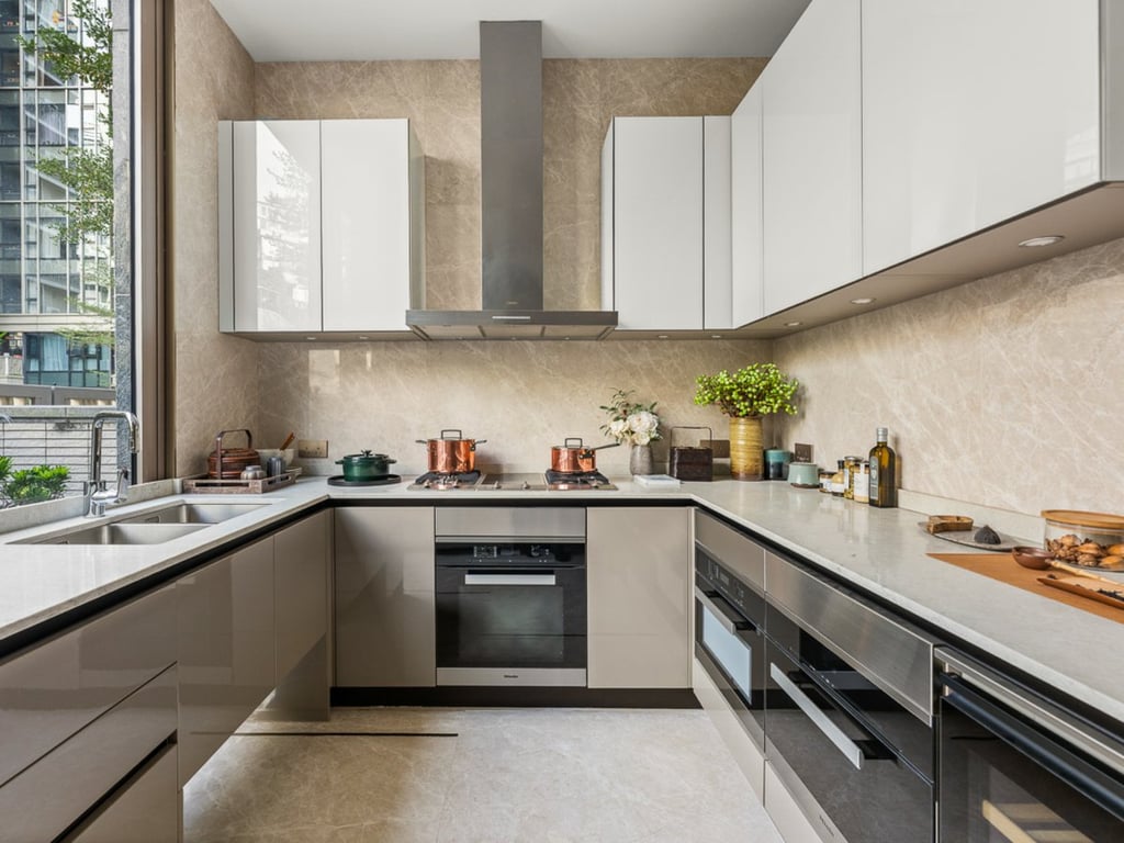 https://img.propertyraptor.com/cdn-cgi/imagedelivery/KD5bF_AFL0JDTbKLWF7z9g/ap8/ap8_001/hornet/prp/img/db977971f6c2358397a363a7fa569231-wtm.jpg/public