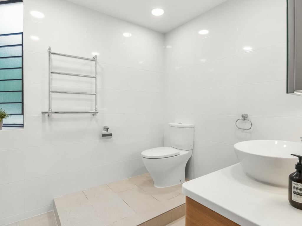 https://img.propertyraptor.com/cdn-cgi/imagedelivery/KD5bF_AFL0JDTbKLWF7z9g/ap8/ap8_001/hornet/prp/img/dbc4aae52c94683c1da7f7db82d8d897-wtm.jpg/public