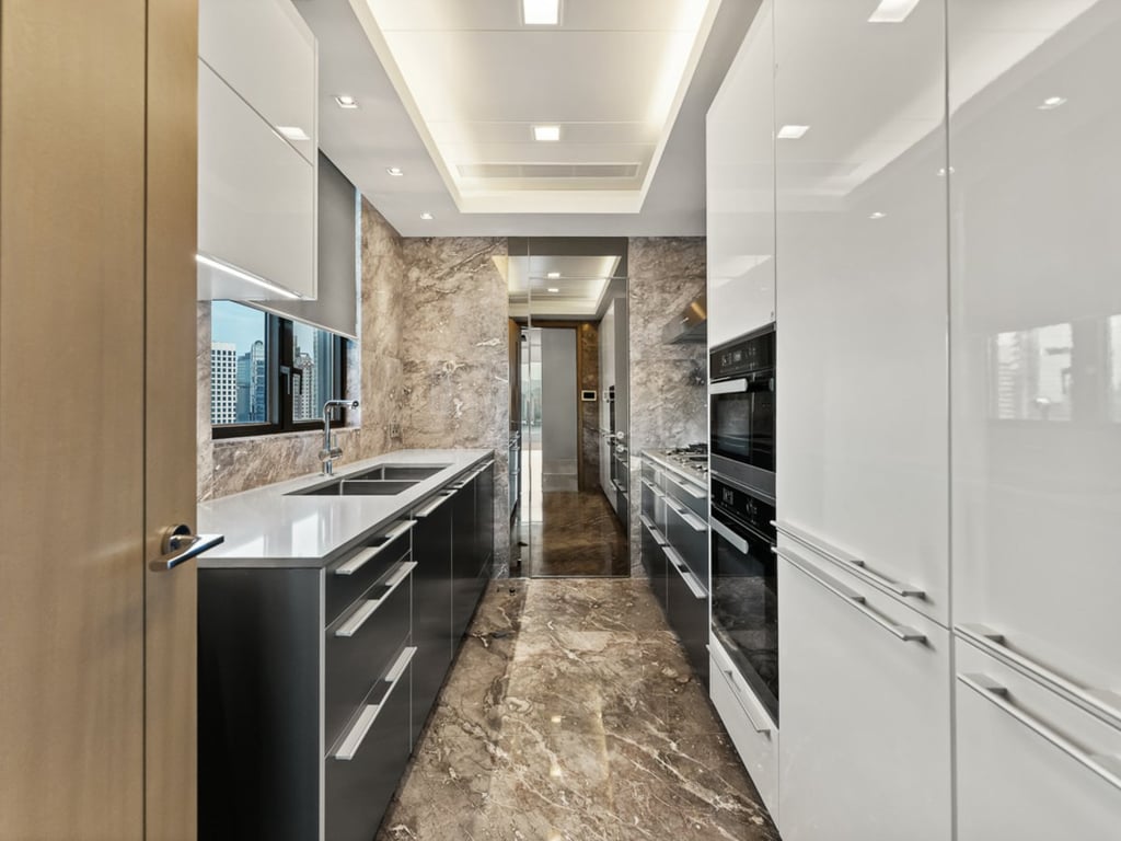 https://img.propertyraptor.com/cdn-cgi/imagedelivery/KD5bF_AFL0JDTbKLWF7z9g/ap8/ap8_001/hornet/prp/img/dbdf9068afd2550d508e12c40c852a90-wtm.jpg/public