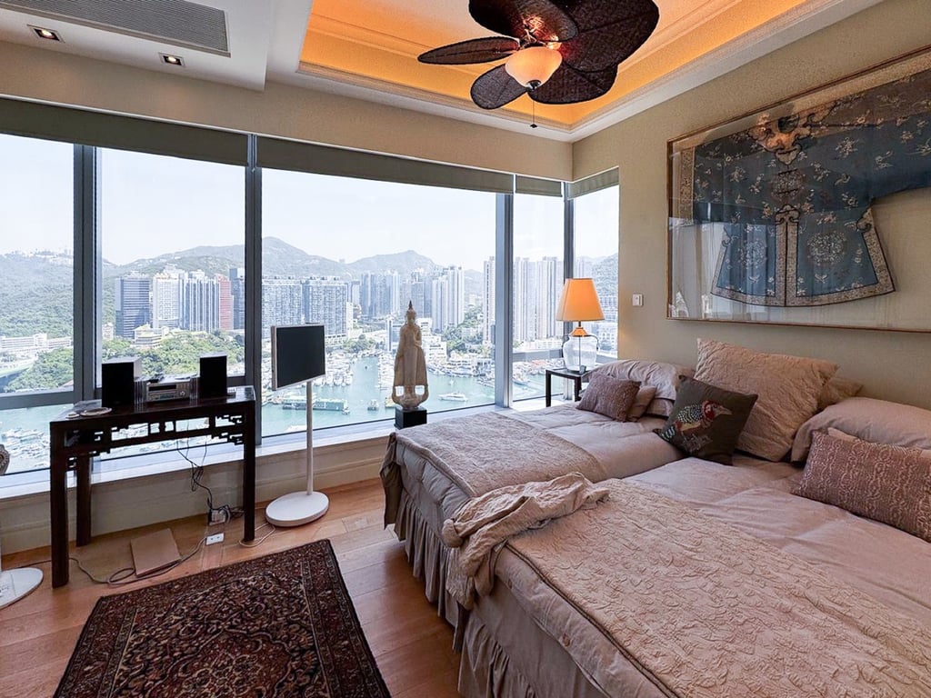 https://img.propertyraptor.com/cdn-cgi/imagedelivery/KD5bF_AFL0JDTbKLWF7z9g/ap8/ap8_001/hornet/prp/img/dbe345703da54b50d4516832a80de44e-wtm.jpg/public