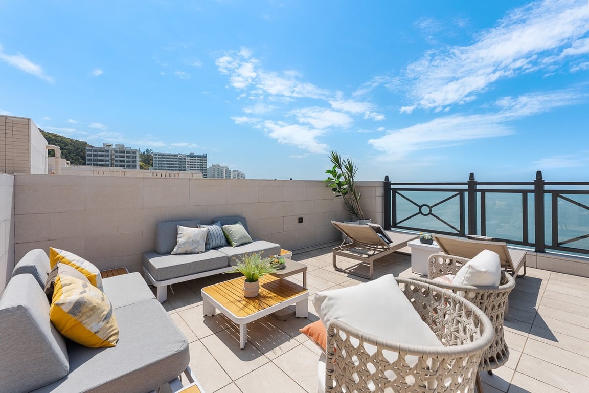 https://img.propertyraptor.com/cdn-cgi/imagedelivery/KD5bF_AFL0JDTbKLWF7z9g/ap8/ap8_001/hornet/prp/img/dc4213f876b77aeb984a246d21628b45-wtm.jpg/public