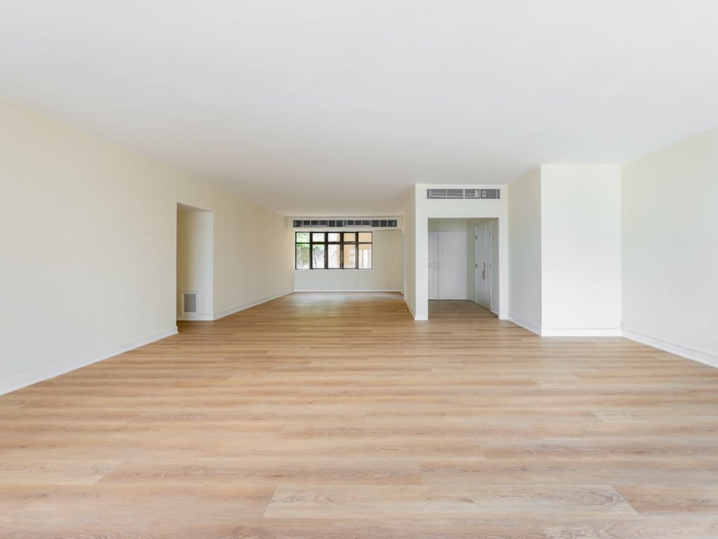 https://img.propertyraptor.com/cdn-cgi/imagedelivery/KD5bF_AFL0JDTbKLWF7z9g/ap8/ap8_001/hornet/prp/img/dc498e3454c8a3139264f8ac5924b358.jpg/public