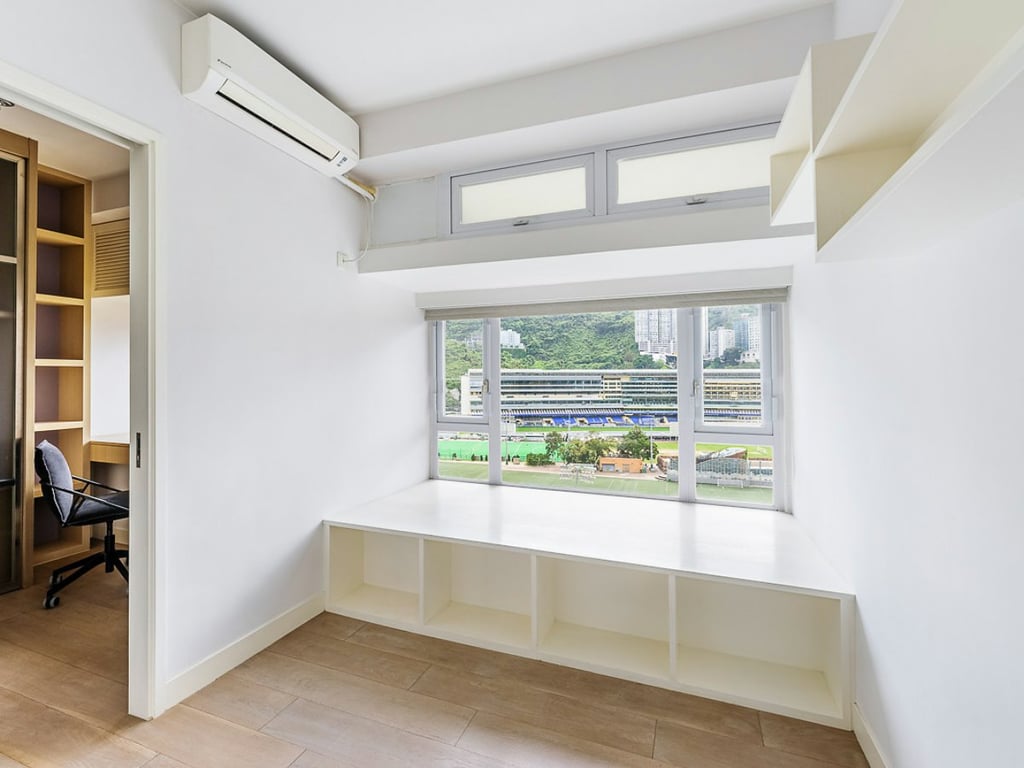 https://img.propertyraptor.com/cdn-cgi/imagedelivery/KD5bF_AFL0JDTbKLWF7z9g/ap8/ap8_001/hornet/prp/img/dc5744cf260817115ac7425192d60659.jpg/public