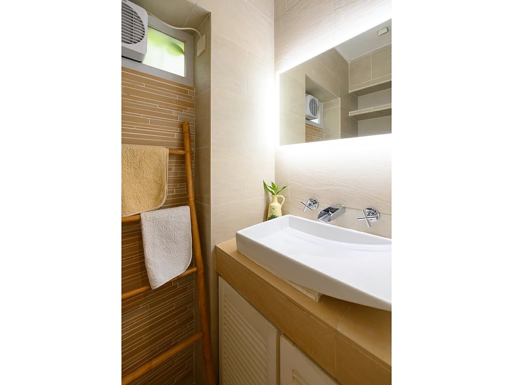 https://img.propertyraptor.com/cdn-cgi/imagedelivery/KD5bF_AFL0JDTbKLWF7z9g/ap8/ap8_001/hornet/prp/img/dc614610197fc47a048b4a9ef99e82ca.jpg/public
