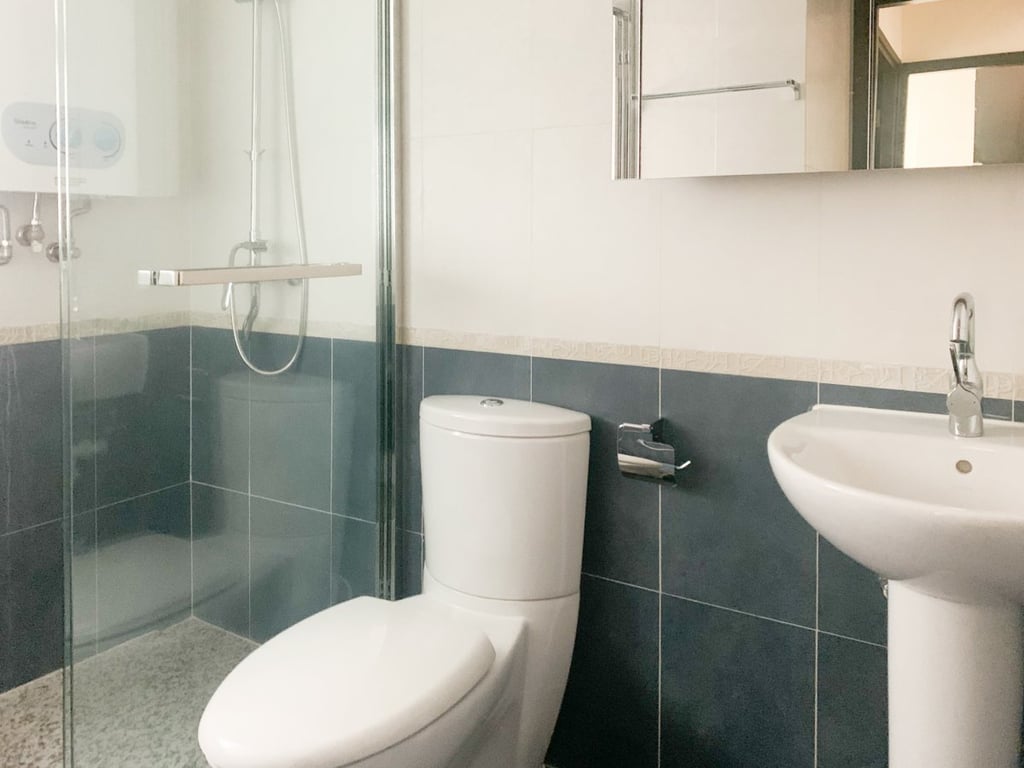 https://img.propertyraptor.com/cdn-cgi/imagedelivery/KD5bF_AFL0JDTbKLWF7z9g/ap8/ap8_001/hornet/prp/img/dc647821c19a0dea1de8599c677de656.jpg/public