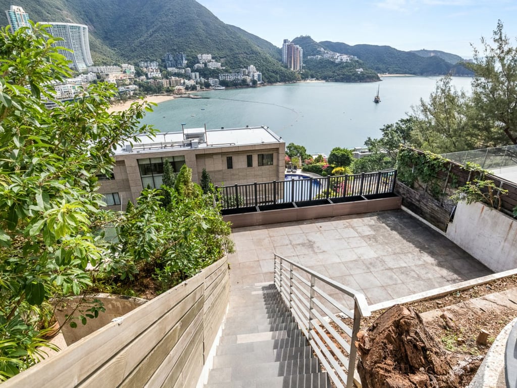 https://img.propertyraptor.com/cdn-cgi/imagedelivery/KD5bF_AFL0JDTbKLWF7z9g/ap8/ap8_001/hornet/prp/img/dcdee67e8ef500454ecfe6a57c5d48c4-wtm.jpg/public