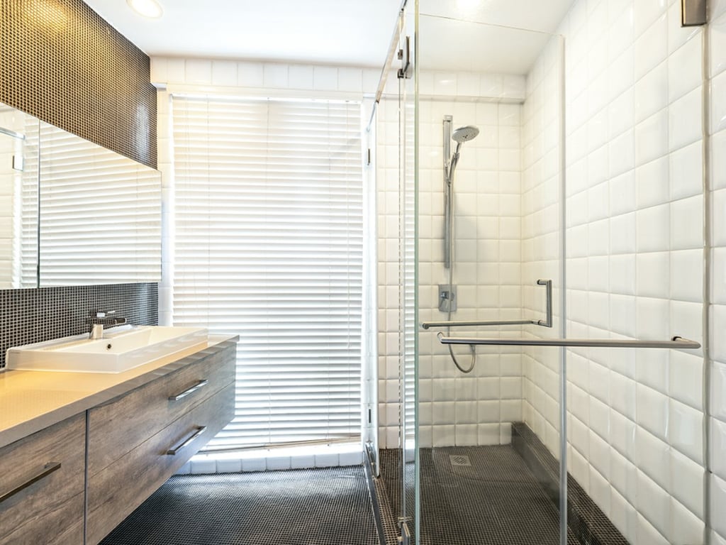 https://img.propertyraptor.com/cdn-cgi/imagedelivery/KD5bF_AFL0JDTbKLWF7z9g/ap8/ap8_001/hornet/prp/img/dd11db333e2ef932435f67f5e6bb3062.jpg/public