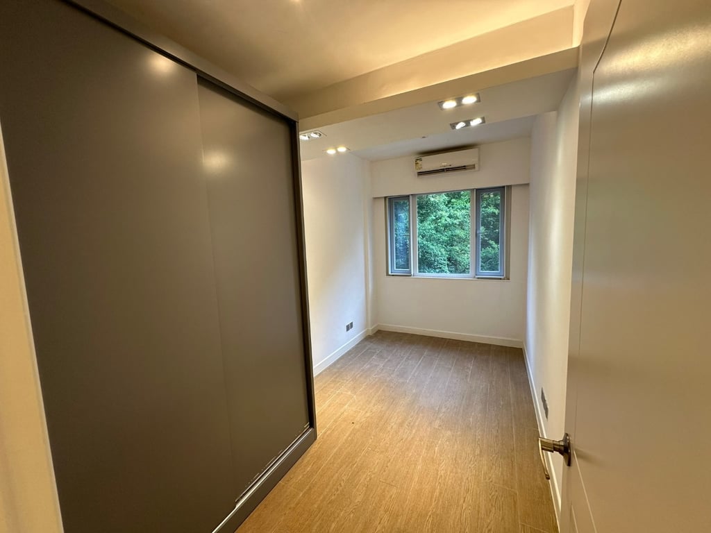 https://img.propertyraptor.com/cdn-cgi/imagedelivery/KD5bF_AFL0JDTbKLWF7z9g/ap8/ap8_001/hornet/prp/img/dd29d58d5e65210ff34d40255e183101-wtm.jpg/public