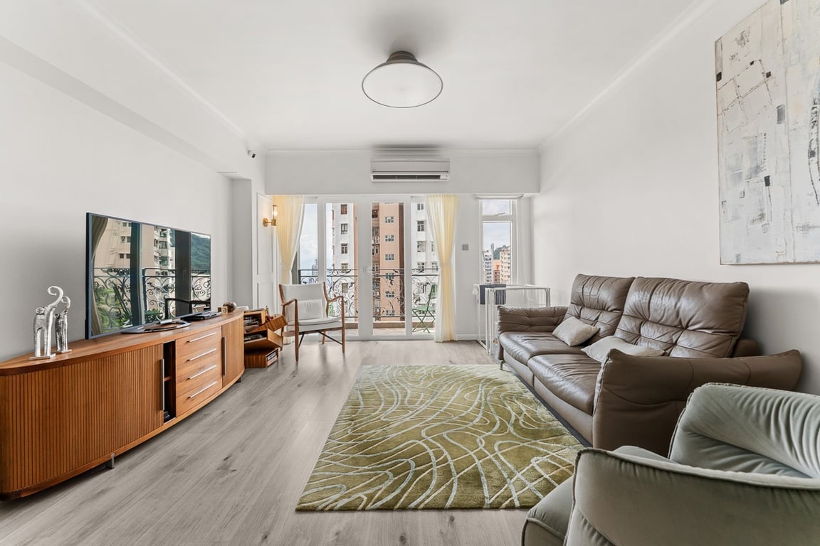 https://img.propertyraptor.com/cdn-cgi/imagedelivery/KD5bF_AFL0JDTbKLWF7z9g/ap8/ap8_001/hornet/prp/img/ddb835c3f85d14fa56f7863efa8d62bb-wtm.jpg/public
