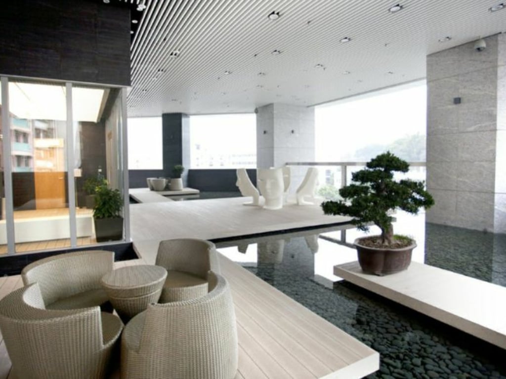 https://img.propertyraptor.com/cdn-cgi/imagedelivery/KD5bF_AFL0JDTbKLWF7z9g/ap8/ap8_001/hornet/prp/img/ddbea329a80e2b94eb4f314fe1c53d6d.jpg/public