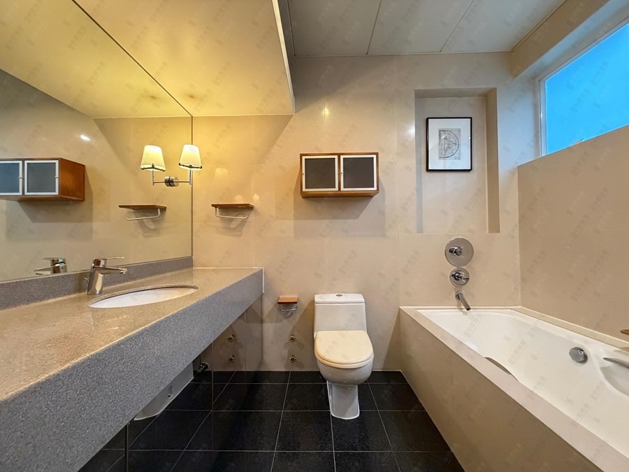 https://img.propertyraptor.com/cdn-cgi/imagedelivery/KD5bF_AFL0JDTbKLWF7z9g/ap8/ap8_001/hornet/prp/img/de0f84dfa812cecd8af4beae3cf4099b-wtm.jpg/public