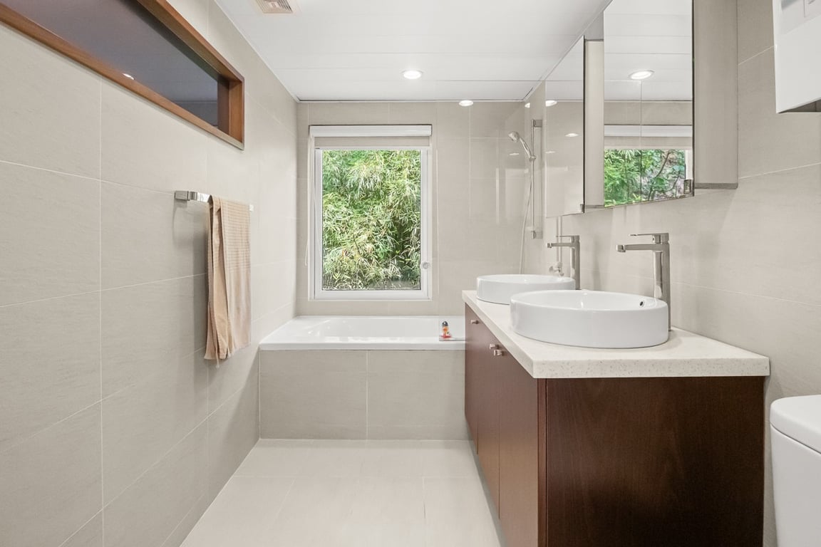 https://img.propertyraptor.com/cdn-cgi/imagedelivery/KD5bF_AFL0JDTbKLWF7z9g/ap8/ap8_001/hornet/prp/img/de713cf0b452e92e79df0c91cfba4f9d-wtm.jpg/public