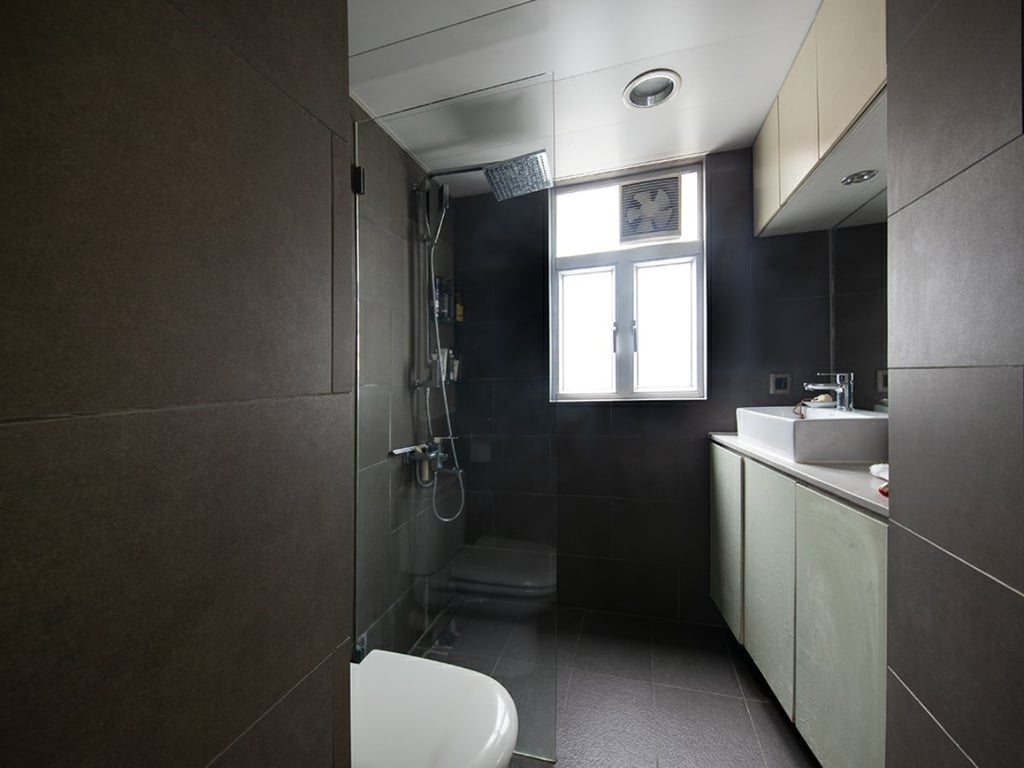 https://img.propertyraptor.com/cdn-cgi/imagedelivery/KD5bF_AFL0JDTbKLWF7z9g/ap8/ap8_001/hornet/prp/img/deb8b5bc2095a00af09fbc2f5d9ecfba.jpg/public