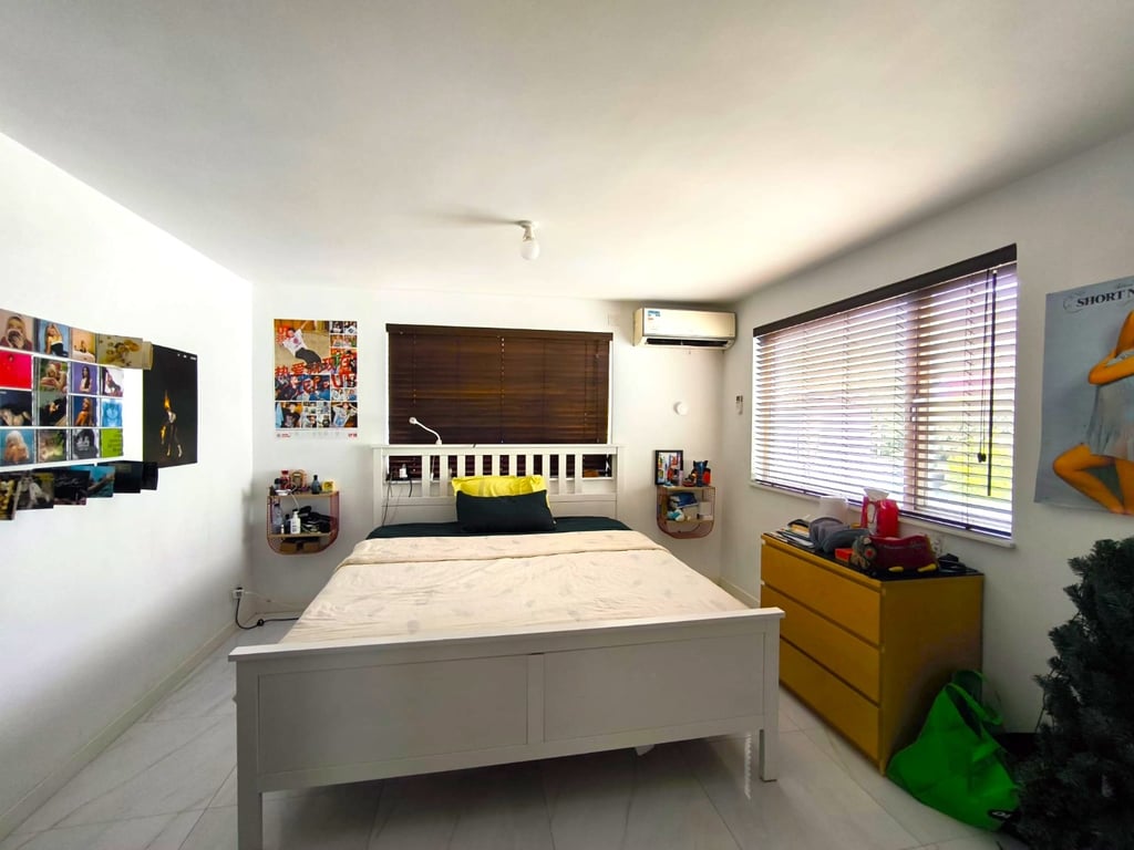 https://img.propertyraptor.com/cdn-cgi/imagedelivery/KD5bF_AFL0JDTbKLWF7z9g/ap8/ap8_001/hornet/prp/img/dee26631c5b400bd66aee156fcee7e07-wtm.jpg/public