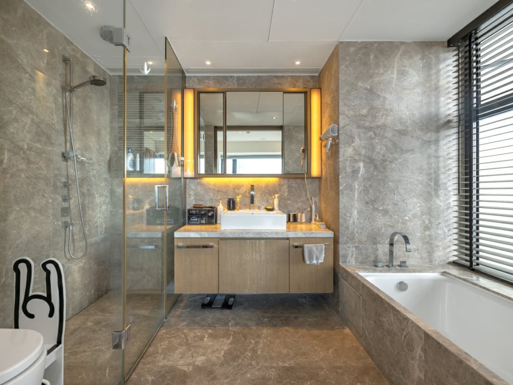 https://img.propertyraptor.com/cdn-cgi/imagedelivery/KD5bF_AFL0JDTbKLWF7z9g/ap8/ap8_001/hornet/prp/img/def7c9c5bf499838f9e0aff143420948.jpg/public