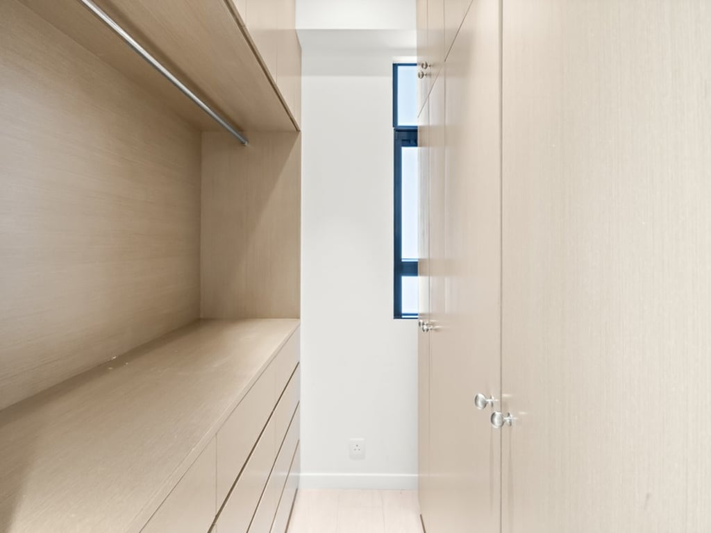 https://img.propertyraptor.com/cdn-cgi/imagedelivery/KD5bF_AFL0JDTbKLWF7z9g/ap8/ap8_001/hornet/prp/img/df0c45126b9c7d8ad5390136dc47ef00-wtm.jpg/public