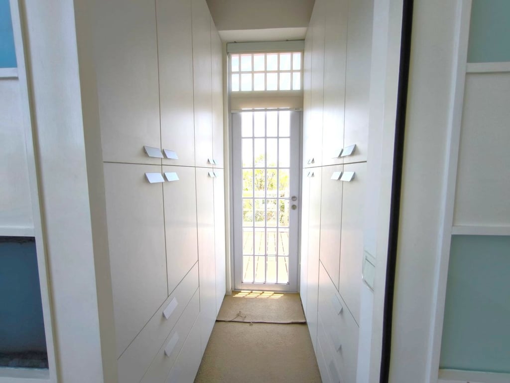 https://img.propertyraptor.com/cdn-cgi/imagedelivery/KD5bF_AFL0JDTbKLWF7z9g/ap8/ap8_001/hornet/prp/img/df3bb074e5dc5e33caeb6eb12ed68a81-wtm.jpg/public