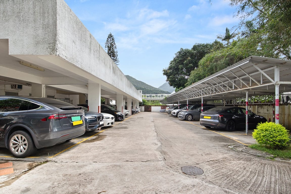 https://img.propertyraptor.com/cdn-cgi/imagedelivery/KD5bF_AFL0JDTbKLWF7z9g/ap8/ap8_001/hornet/prp/img/df8770fc70182e6c7734bb1052deb71f-wtm.jpg/public