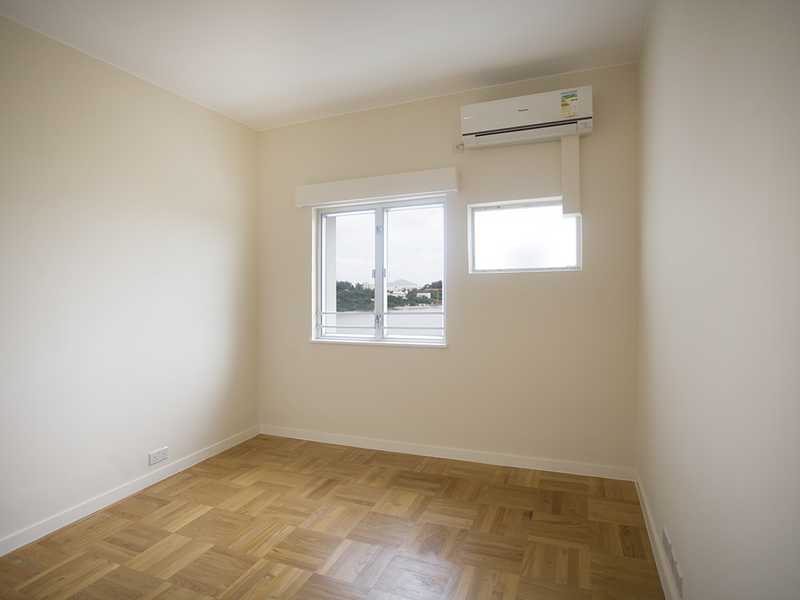https://img.propertyraptor.com/cdn-cgi/imagedelivery/KD5bF_AFL0JDTbKLWF7z9g/ap8/ap8_001/hornet/prp/img/df96976fab0712dde8e91638e62a357d.jpg/public