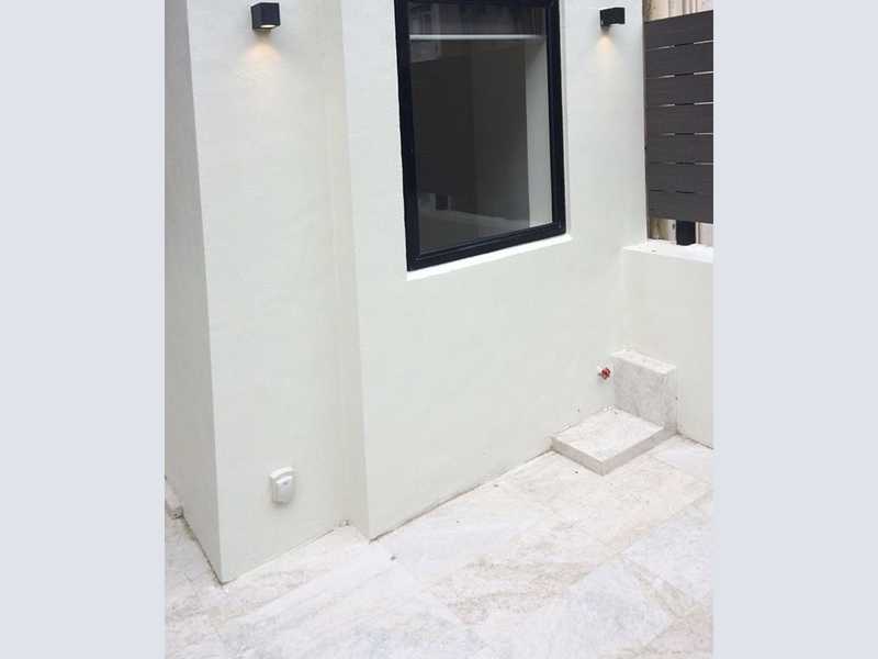 https://img.propertyraptor.com/cdn-cgi/imagedelivery/KD5bF_AFL0JDTbKLWF7z9g/ap8/ap8_001/hornet/prp/img/dfb604e792070e04bc1dcd78b491f502.jpg/public