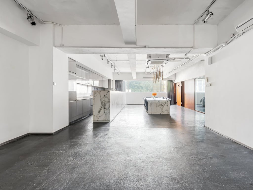 https://img.propertyraptor.com/cdn-cgi/imagedelivery/KD5bF_AFL0JDTbKLWF7z9g/ap8/ap8_001/hornet/prp/img/dfdcf695486900100580cdc8d3bdb274.jpg/public