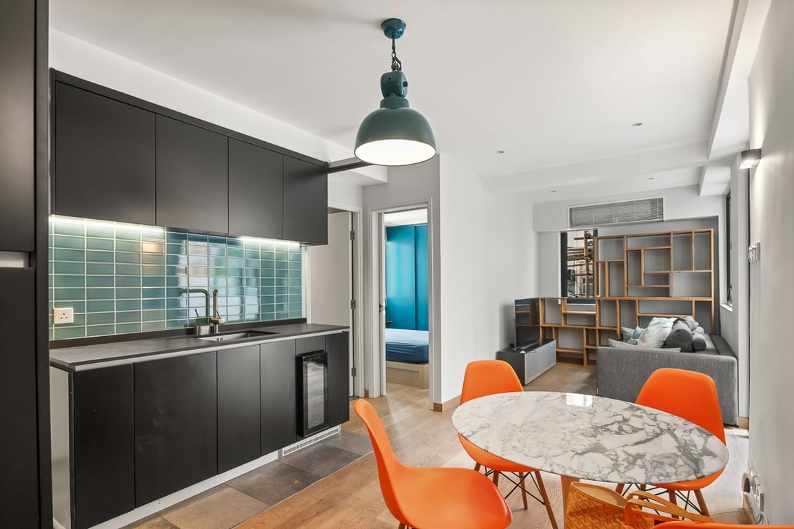 https://img.propertyraptor.com/cdn-cgi/imagedelivery/KD5bF_AFL0JDTbKLWF7z9g/ap8/ap8_001/hornet/prp/img/dfee5177de17a683e8061b320351d27a-wtm.jpg/public