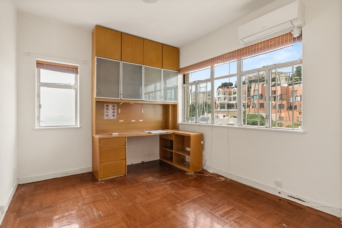 https://img.propertyraptor.com/cdn-cgi/imagedelivery/KD5bF_AFL0JDTbKLWF7z9g/ap8/ap8_001/hornet/prp/img/dff41c21a3e46b23a0491fe5da4b1d3b-wtm.jpg/public