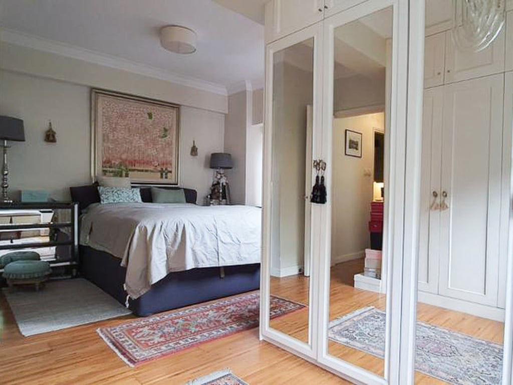 https://img.propertyraptor.com/cdn-cgi/imagedelivery/KD5bF_AFL0JDTbKLWF7z9g/ap8/ap8_001/hornet/prp/img/dffa5b80a8f3525a1fb1c288ae857915.jpg/public