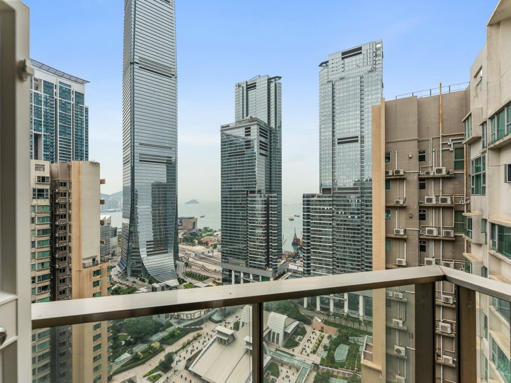 https://img.propertyraptor.com/cdn-cgi/imagedelivery/KD5bF_AFL0JDTbKLWF7z9g/ap8/ap8_001/hornet/prp/img/e000b042051a9d24648b4e3c0024950d-wtm.jpg/public
