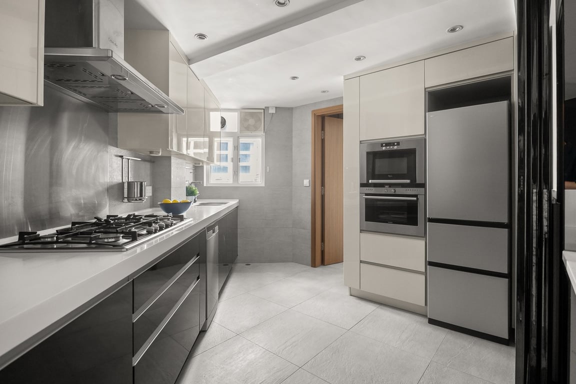 https://img.propertyraptor.com/cdn-cgi/imagedelivery/KD5bF_AFL0JDTbKLWF7z9g/ap8/ap8_001/hornet/prp/img/e00985d31e7ae211b23e5a1685df9ad4-wtm.jpg/public